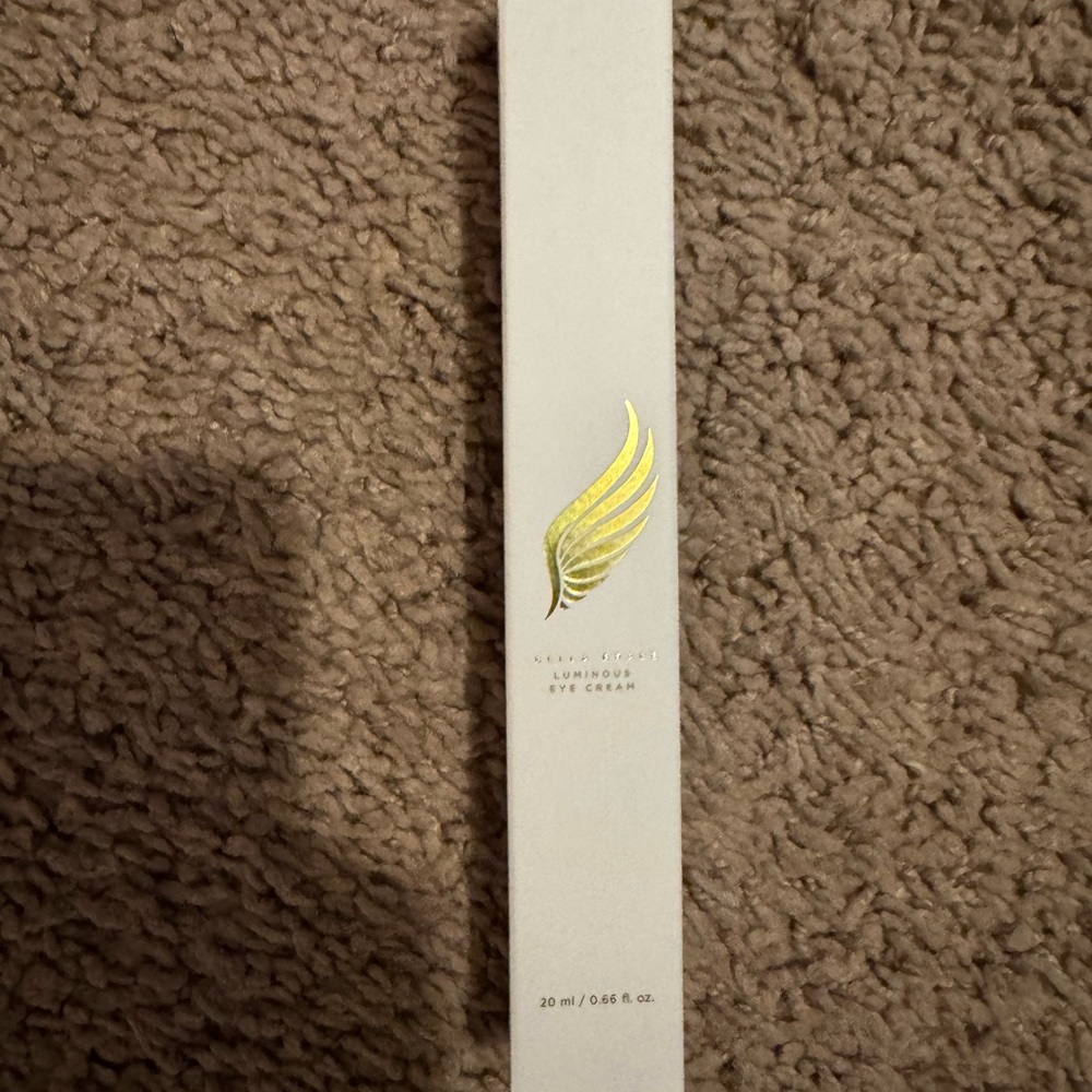 Luminous Eye Cream with Gold Accent